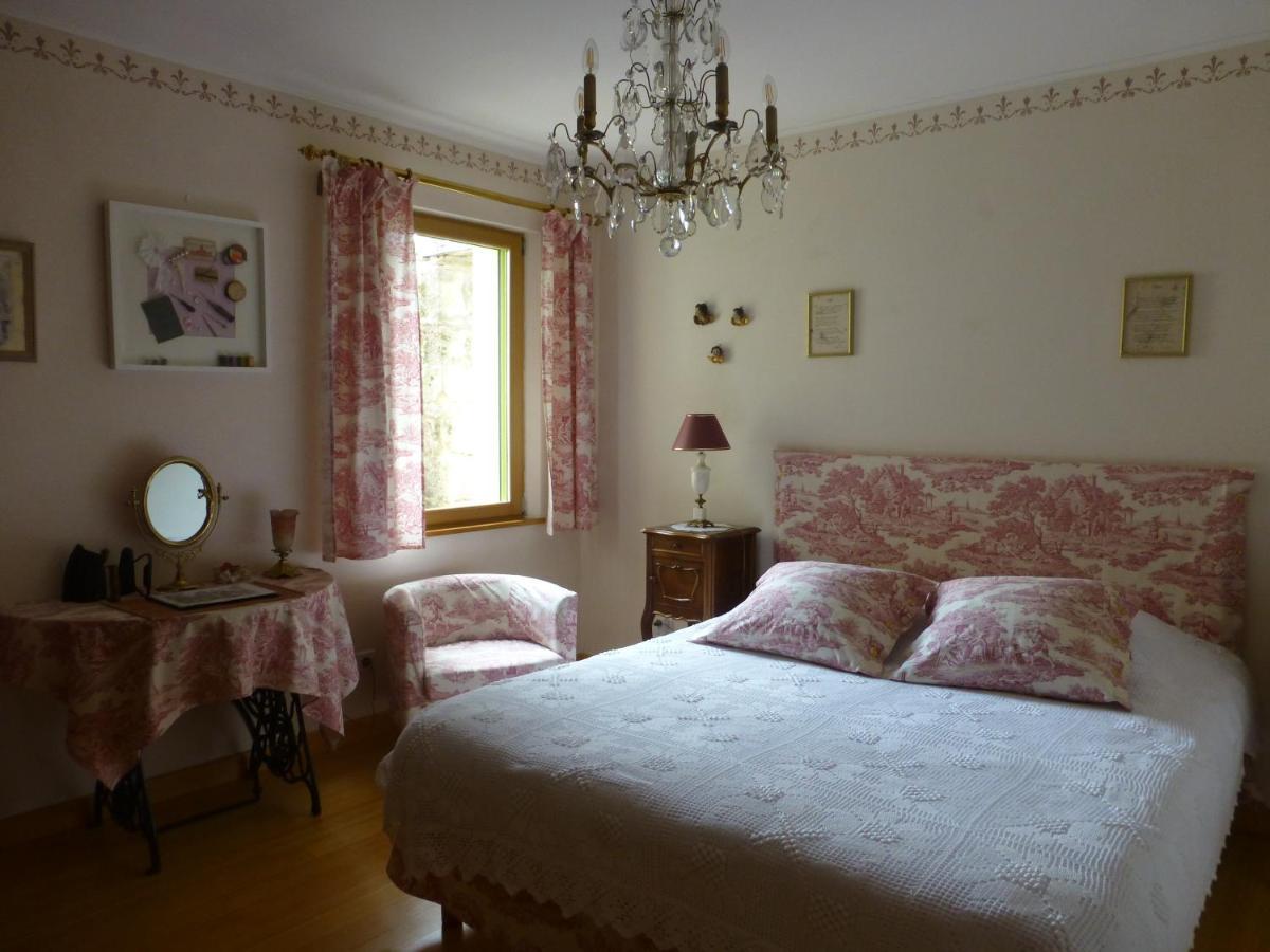 Les Chambres De La Ville Haute Dun-sur-Meuse Eksteriør bilde