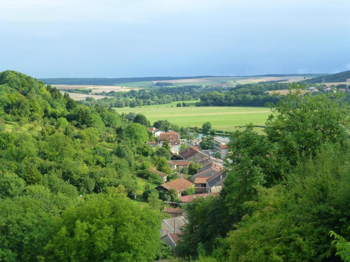 Les Chambres De La Ville Haute Dun-sur-Meuse Eksteriør bilde